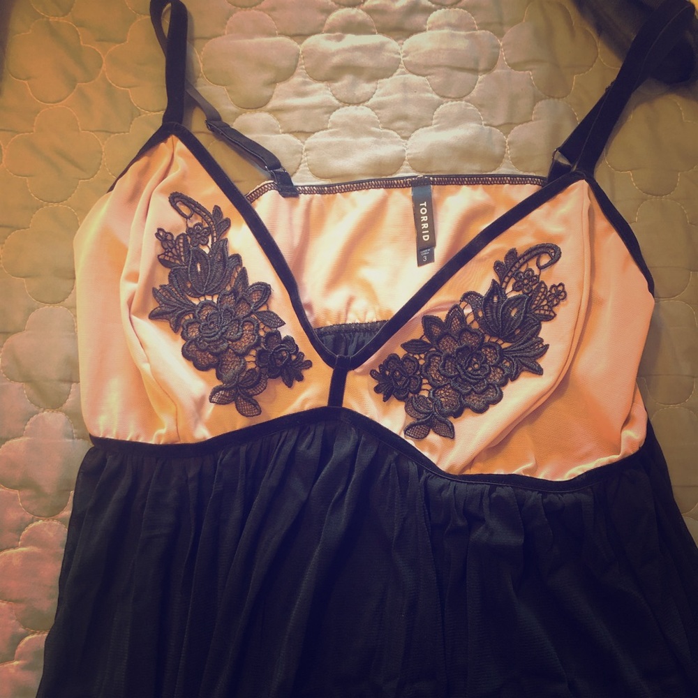 Torrid Babydoll w/ Appliqués